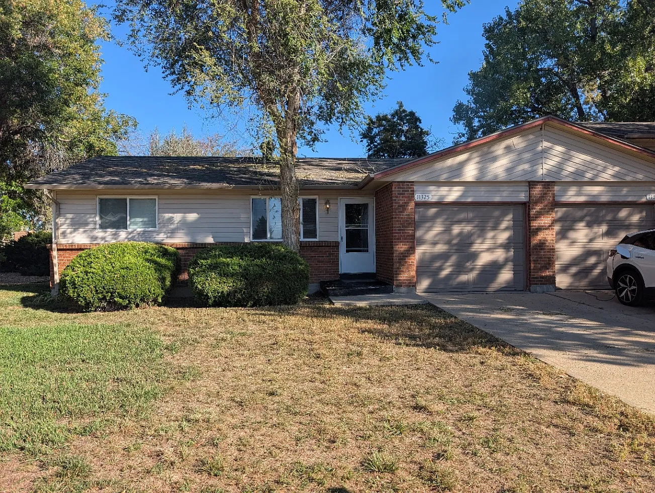 2 bed, 876 sqft, $2,100 — Photo 1