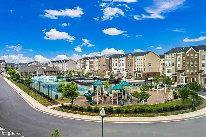 Building Photo - 6008 Forum Sq
