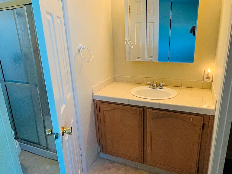 10460 Davison Ave — Photo 15