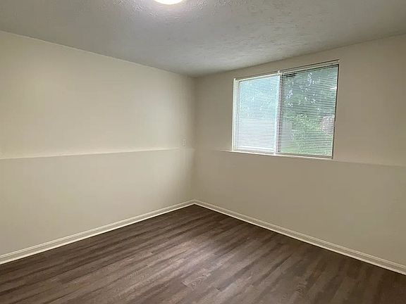 4th image of 1543 Hubbard Rd #A