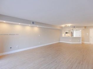 3525 Magellan Cir APT 626, Aventura, FL 33180