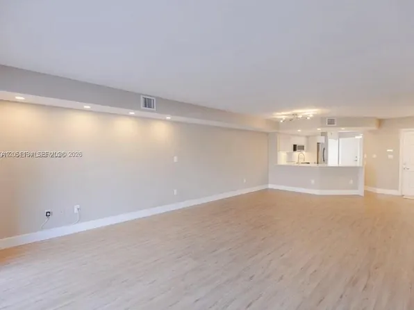 3525 Magellan Cir APT 626, Aventura, FL 33180