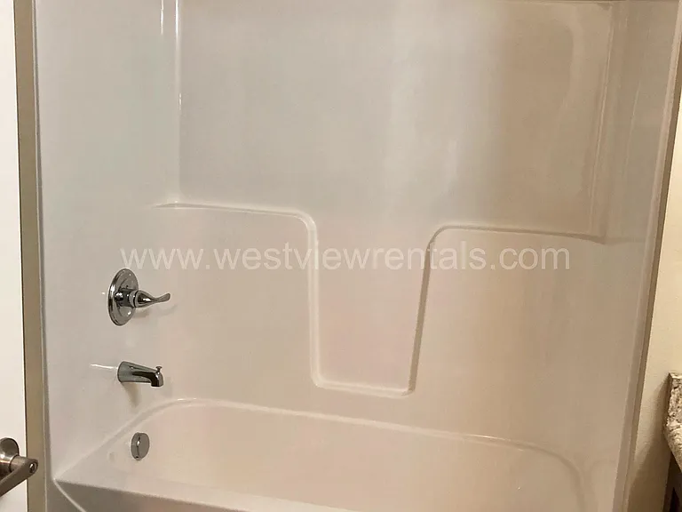 200 E Maple St — Photo 282
