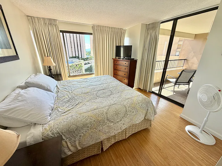 1778 Ala Moana Blvd #1402 — Photo 9