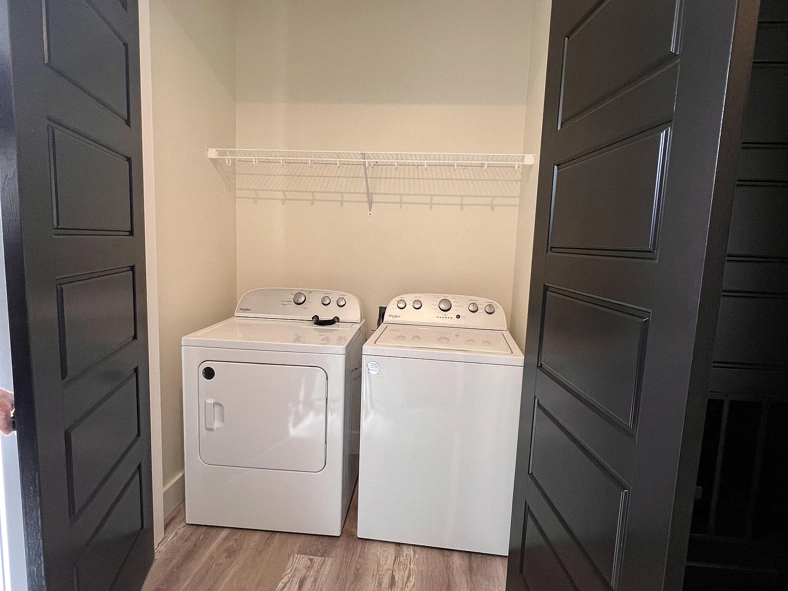 1 bed, 843 sqft, $1,000 — Photo 3