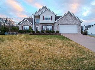 906 Huntington Chase, Fenton, MO 63026