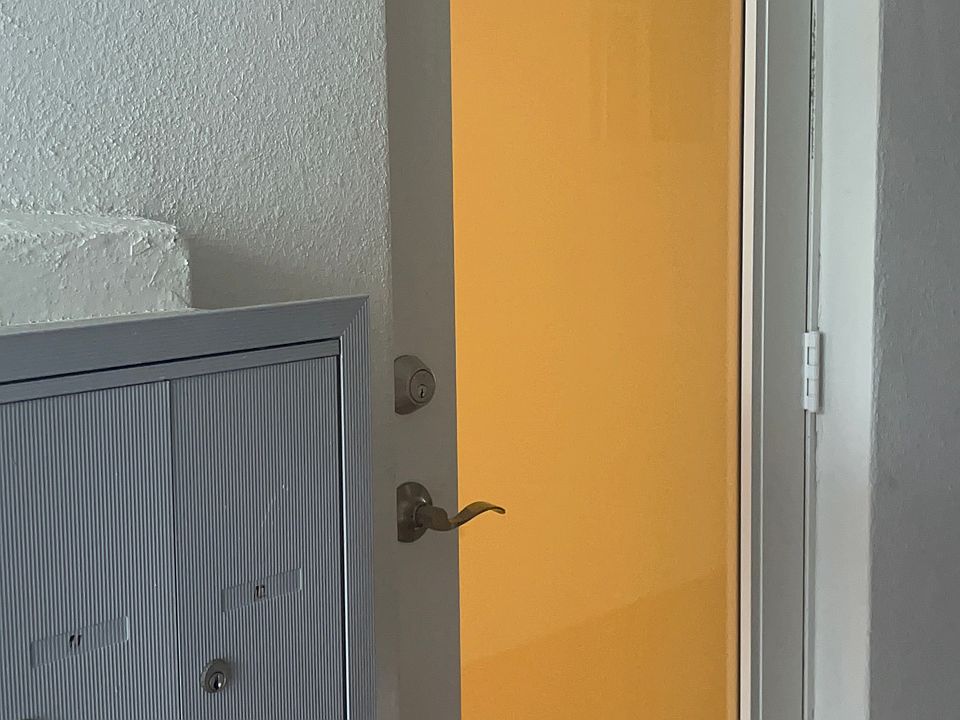 1st image of 160 NE 55th St APT 6
