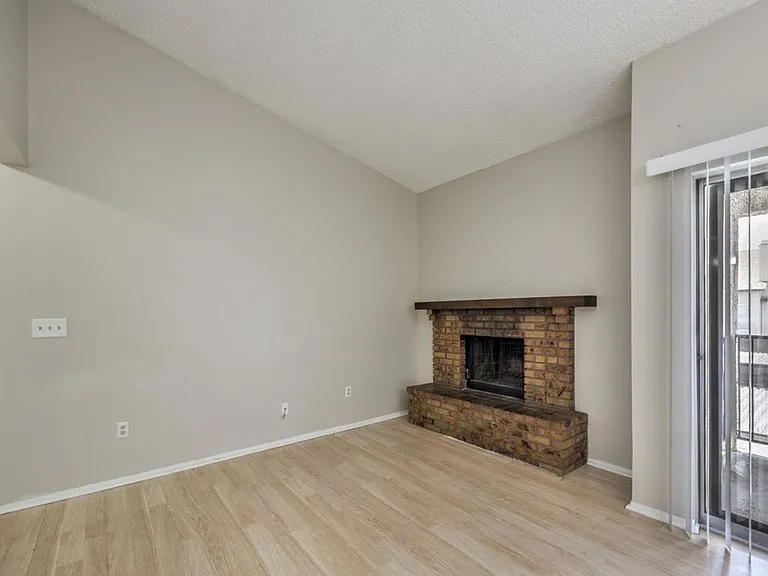 2981 Country Manor Ln #122 — Photo 8