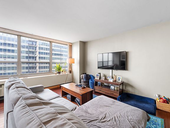 3rd image of 3550 N Lake Shore Dr APT 2317