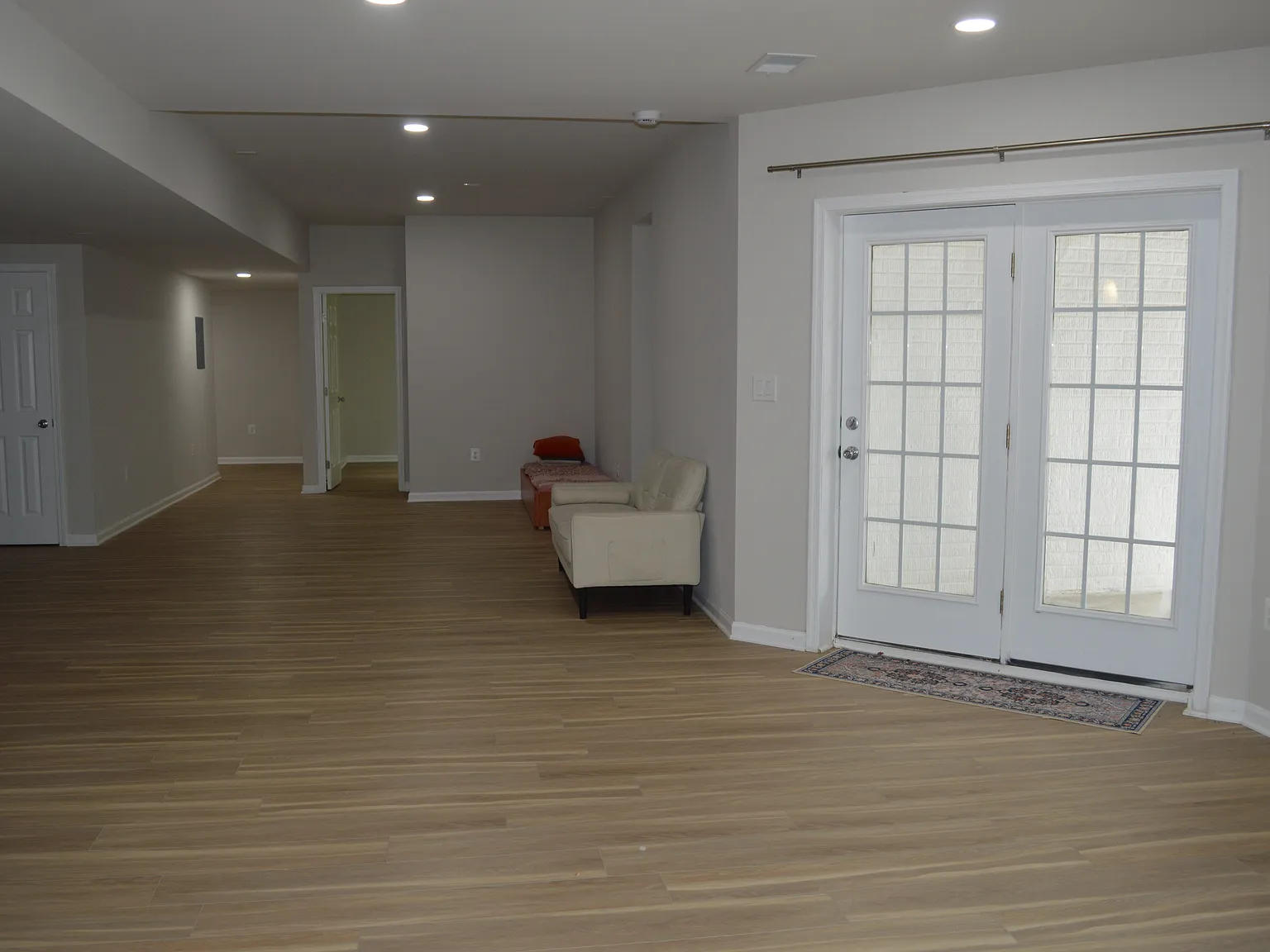 2 bed, 2000 sqft, $2,200 — Photo 2