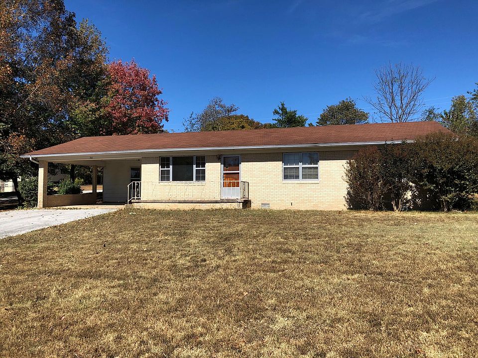 2nd image of 366 Cooper Dr
