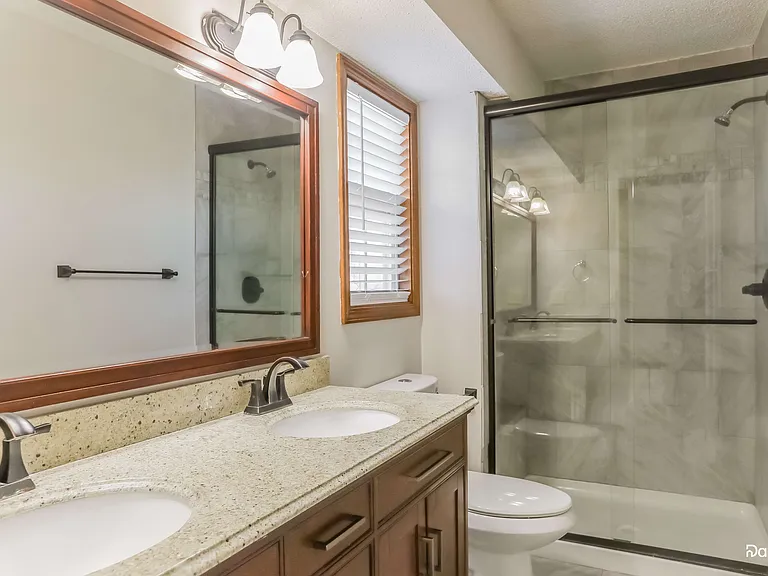 16402 Speaker Ave — Photo 7