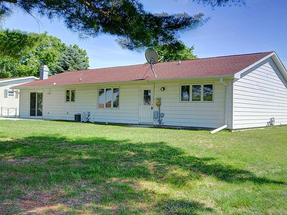 3rd image of 112 James Dr