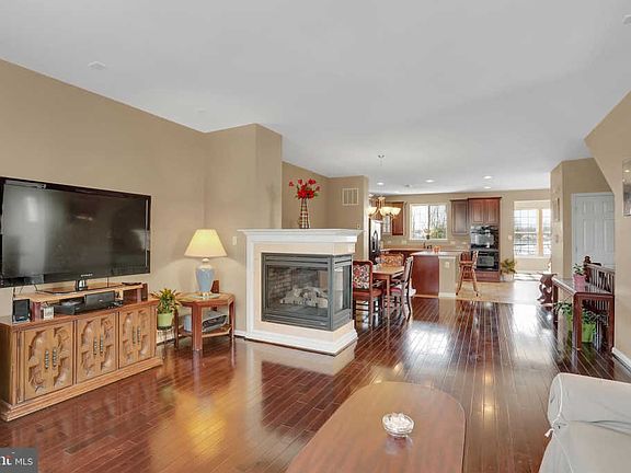 5th image of 10250 Whitworth Ln