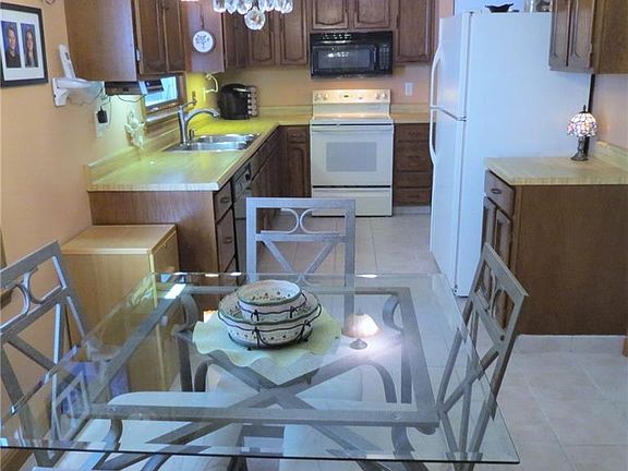 4th image of 9080 Briarbrook Dr NE