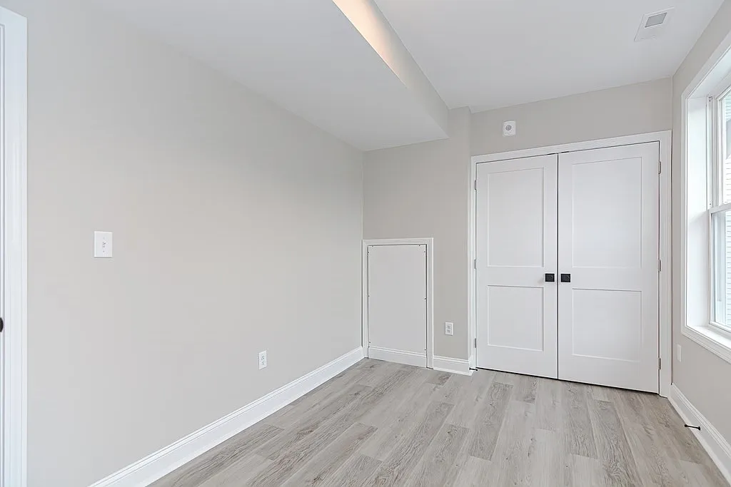 3 bed, 1100 sqft, $3,000 — Photo 4