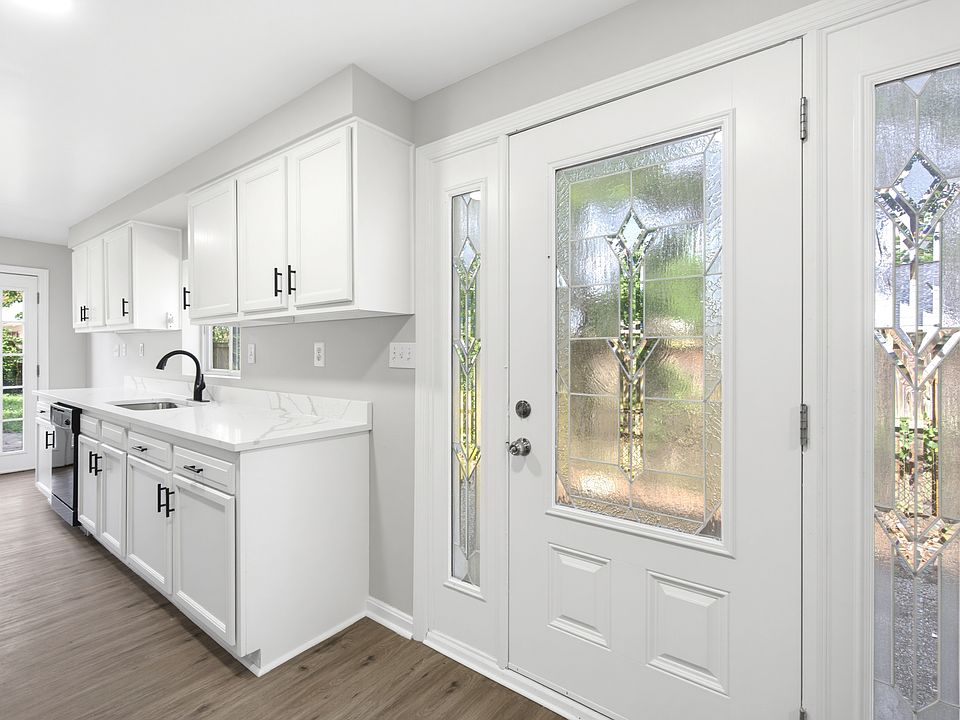1st image of 8129 Woodholme Cir #A
