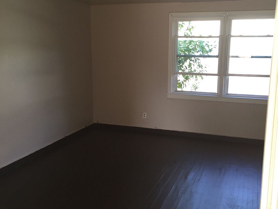 2nd image of 96 Blackmore St