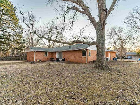 4th image of 2119 N Glenwood Dr