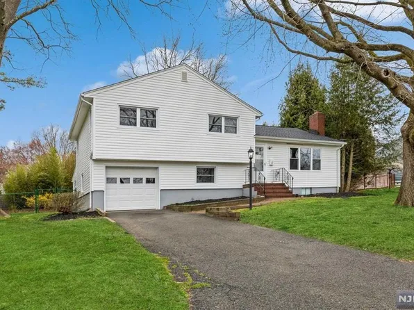 91 Martin Dr, Harrington Park, NJ 07640