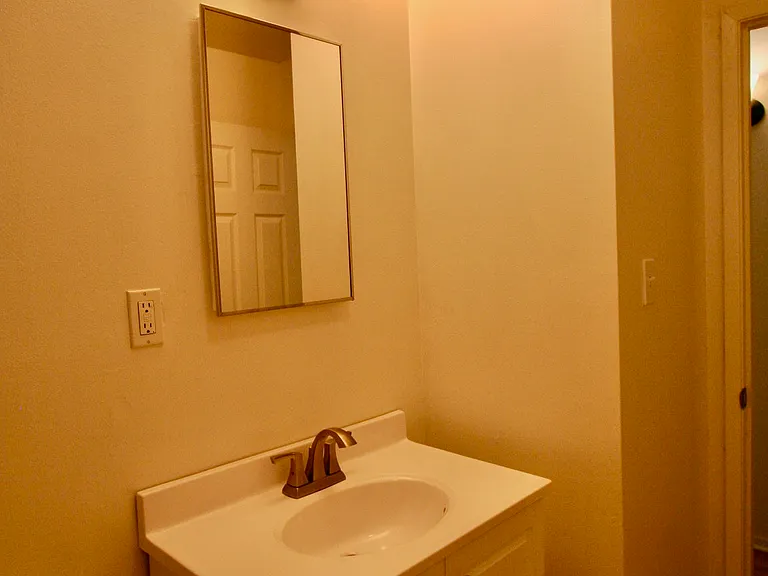 2736 Northglen St — Photo 20