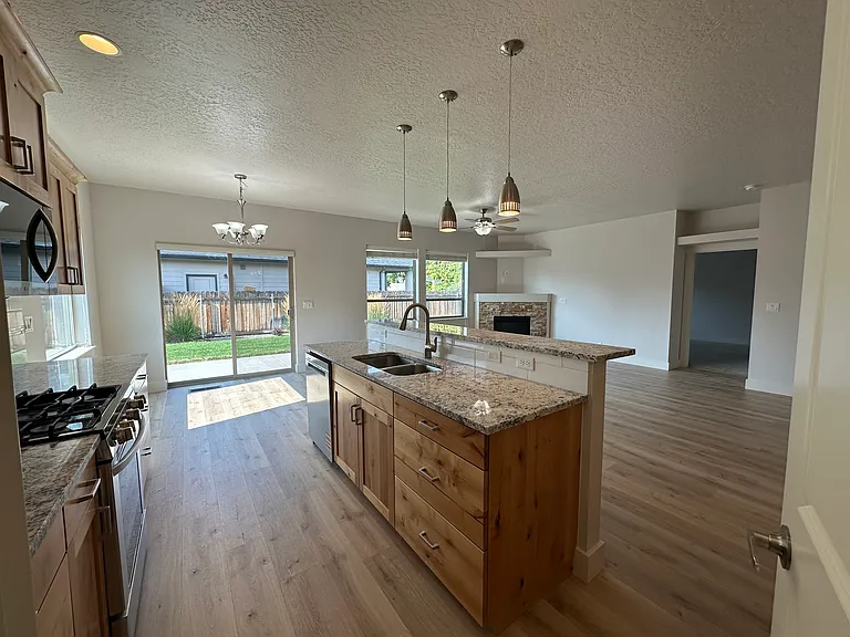 8918 W Northview St — Photo 18