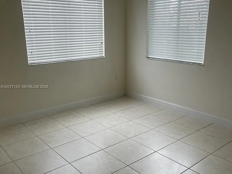 1021 SE 23rd Ave #1 — Photo 5