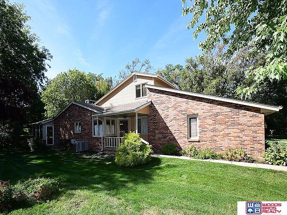 2nd image of 8105 Hickory Ln