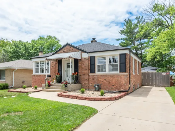 1552 Gardner Rd, Westchester, IL 60154