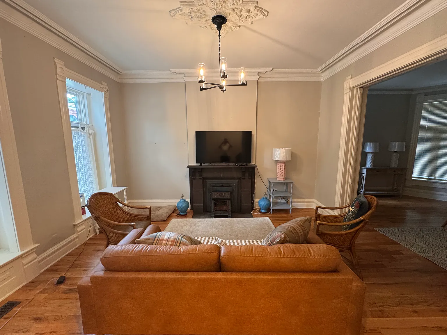 2 bed, 1200 sqft, $3,200 — Photo 2