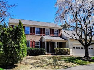 8701 Shadowlake Way, Springfield, VA 22153