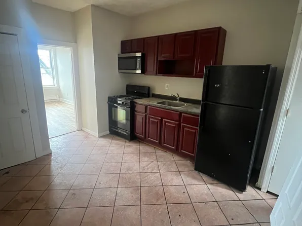 393 13th Ave #3, Newark, NJ 07103