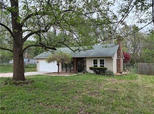 303 13th Ave N, Greenwood, MO 64034