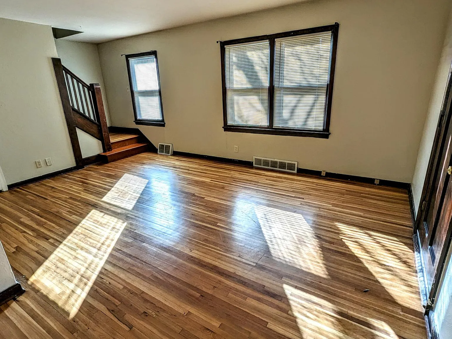 2 bed, 1050 sqft, $1,095 — Photo 2