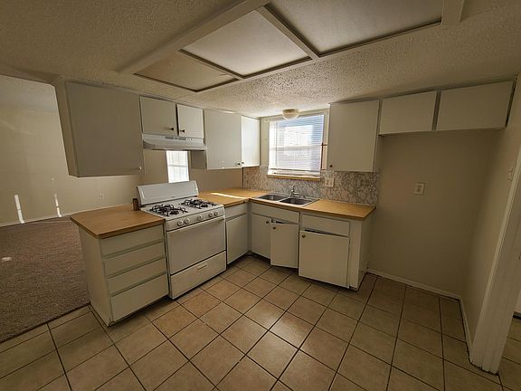 3rd image of 1102 Yukon Dr #1102