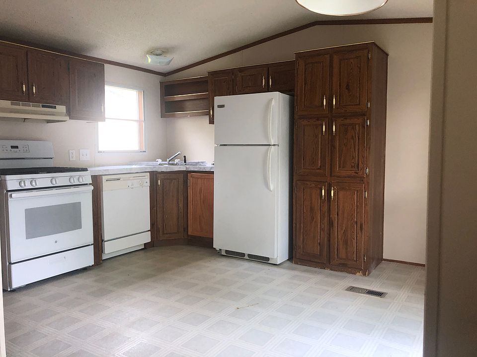 1st image of 468 Hampshire Dr