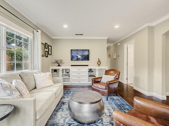 5th image of 241 El Cajon Way