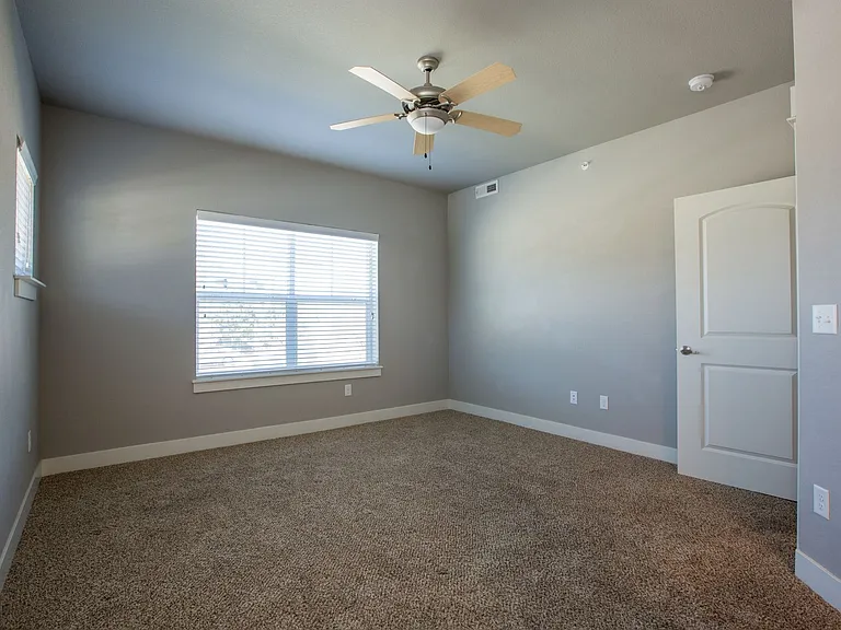 5233 Boardwalk Dr #C201 — Photo 23