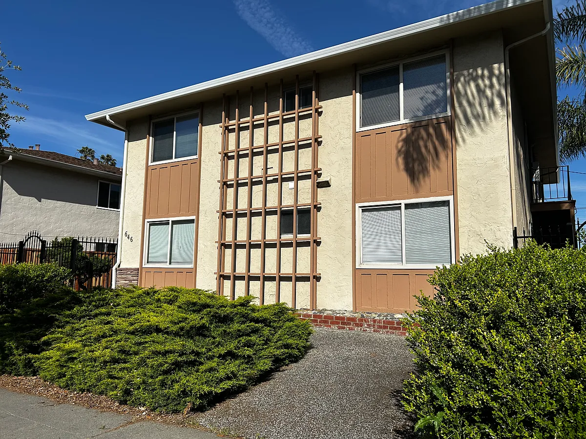 Photo 1 of 6 - 646 Grand Fir Ave #FIR-2 - Sunnyvale, CA Primary Photo - 646 Grand Fir Ave #FIR-2