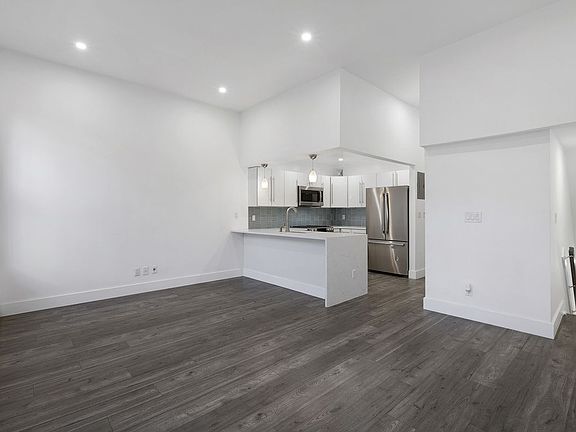 4th image of 161A W 129th St