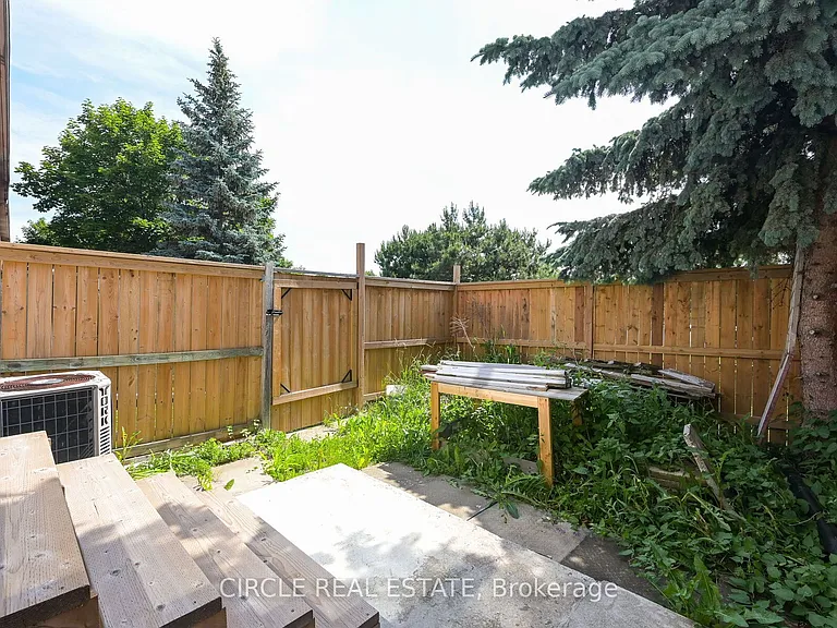 20 Spadina Rd #20 — Photo 37