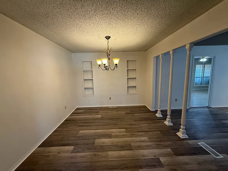 2200 Hickory Dr SW — Photo 5