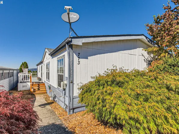 773 SW Crestview Way, Troutdale, OR 97060
