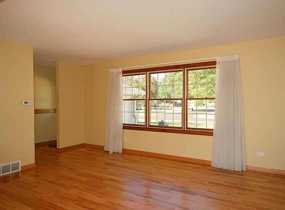 2nd image of 463 Blackhawk Dr
