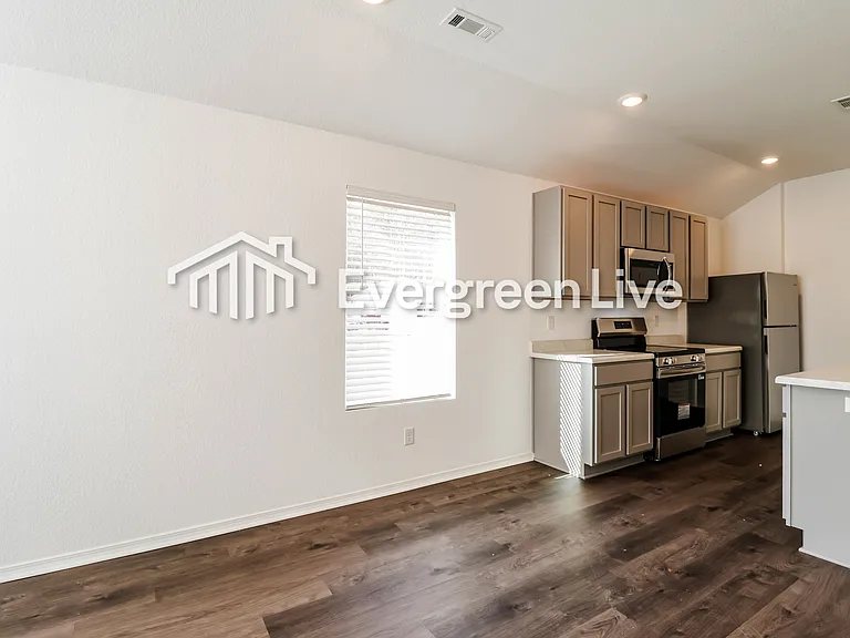 185 Sarah Alyse Ln — Photo 5