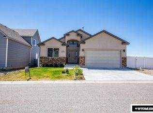 1528 Hawk Dr, Rock Springs, WY 82901
