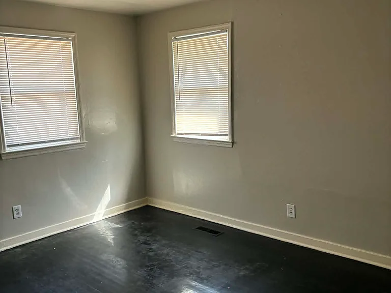 517 Seminole Cir — Photo 12