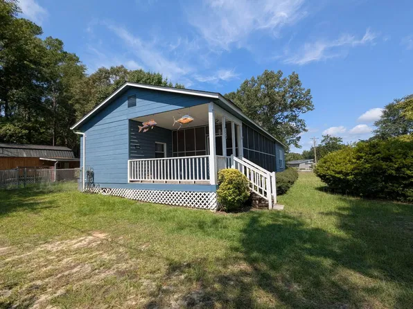 1386 Hobbs Dr, Summerton, SC 29148
