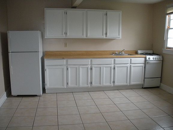 2nd image of 8421 S Claiborne Ave APT 4