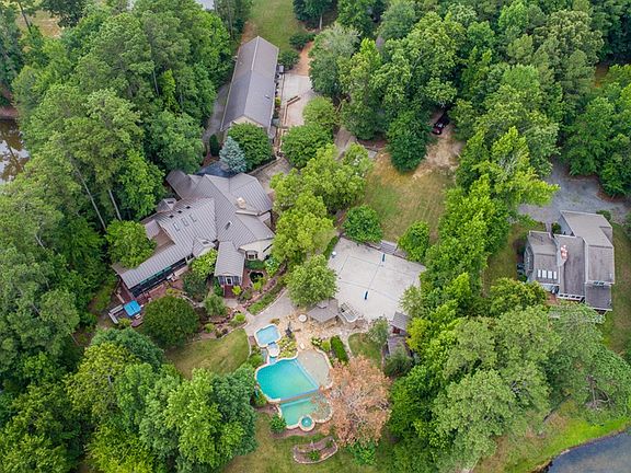 4th image of 54 Pine Top Dr